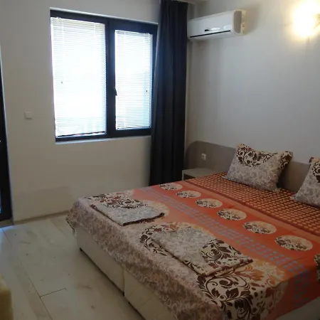 Apartament Oasis Four *
